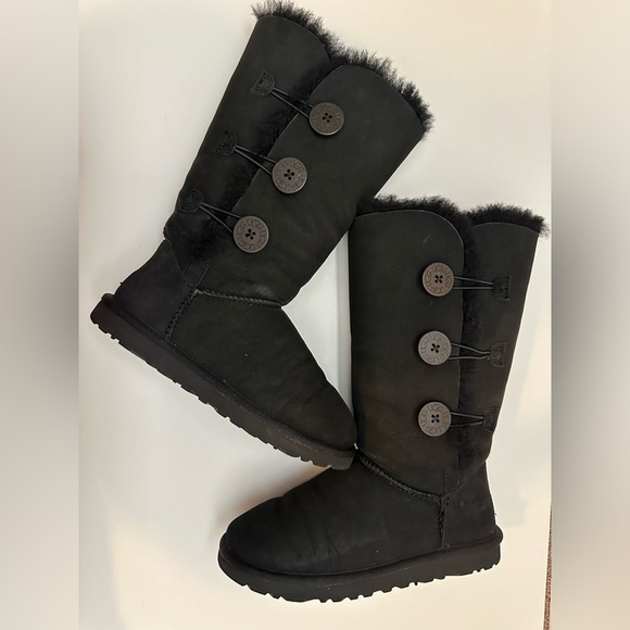 Authentic UGGs-Tall Bailey Button Triplet - Picture 2 of 8
